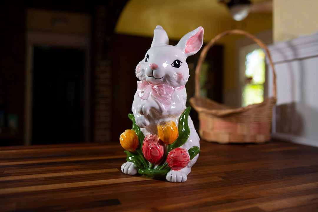 BLOSSOM VALLEY CHET BUNNY FIGURINE